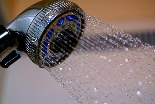 Shower head saves water